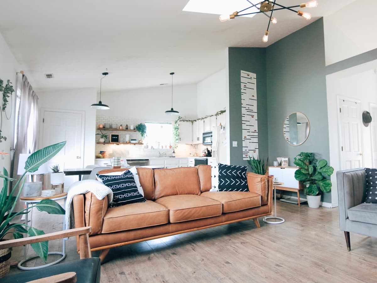 Estudio nuevo y diáfano con cocina integrada, inmueble de muestra